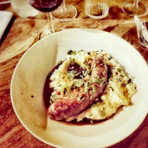 Saucisse Marseillaise, Purée de Pommes de Terre, Sauce aux Oignons